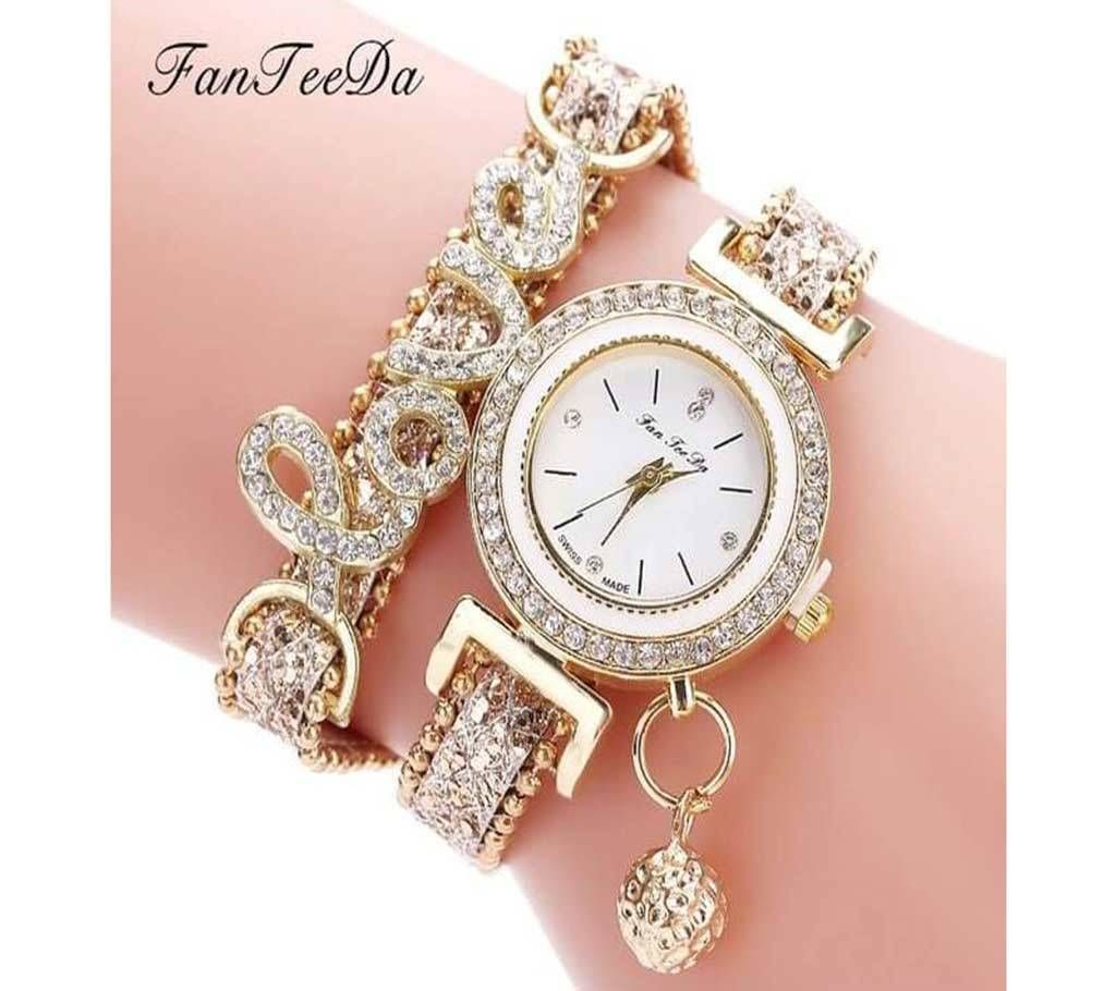 FanTeeDa Brand Fashion Luxury Women Wristwatch Watches Love Word Leather Strap Ladies Bracelet Watch Casual Quartz Watch Clock
