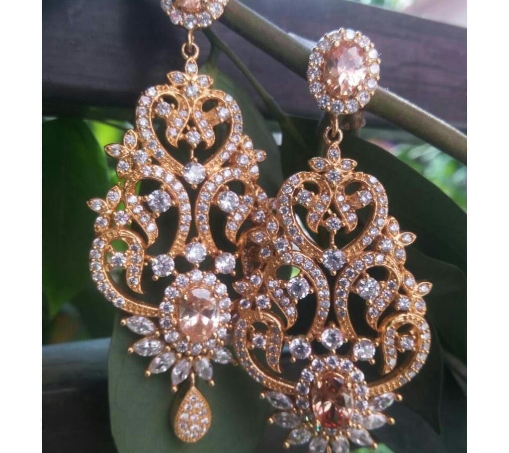 Diamond cutting Stone setting earring