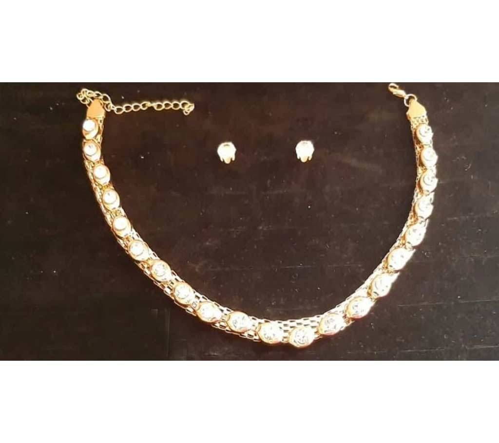Golden Color Choker