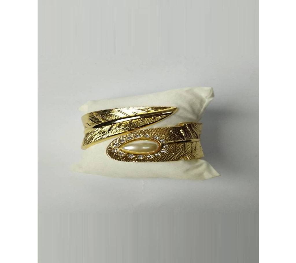 Ladies Exclusive Gold plated Bracelet