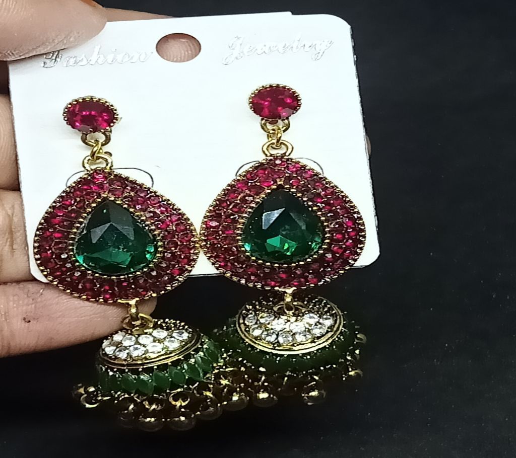 Diamond Cut Stone Ear Ring