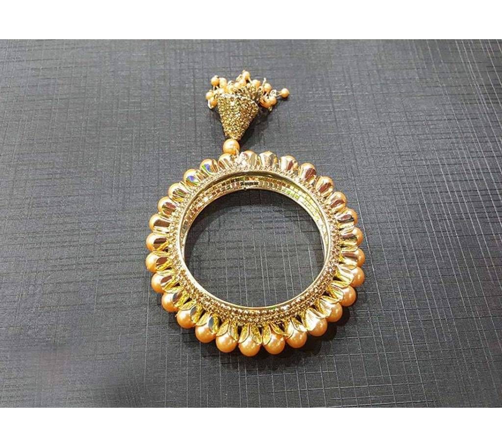 Gold plated stone setting bangles (1 pc)