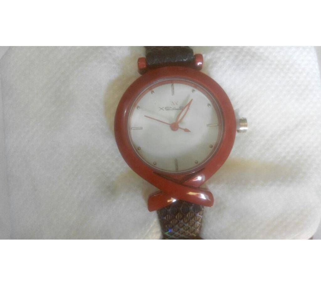 Ladies leather watch