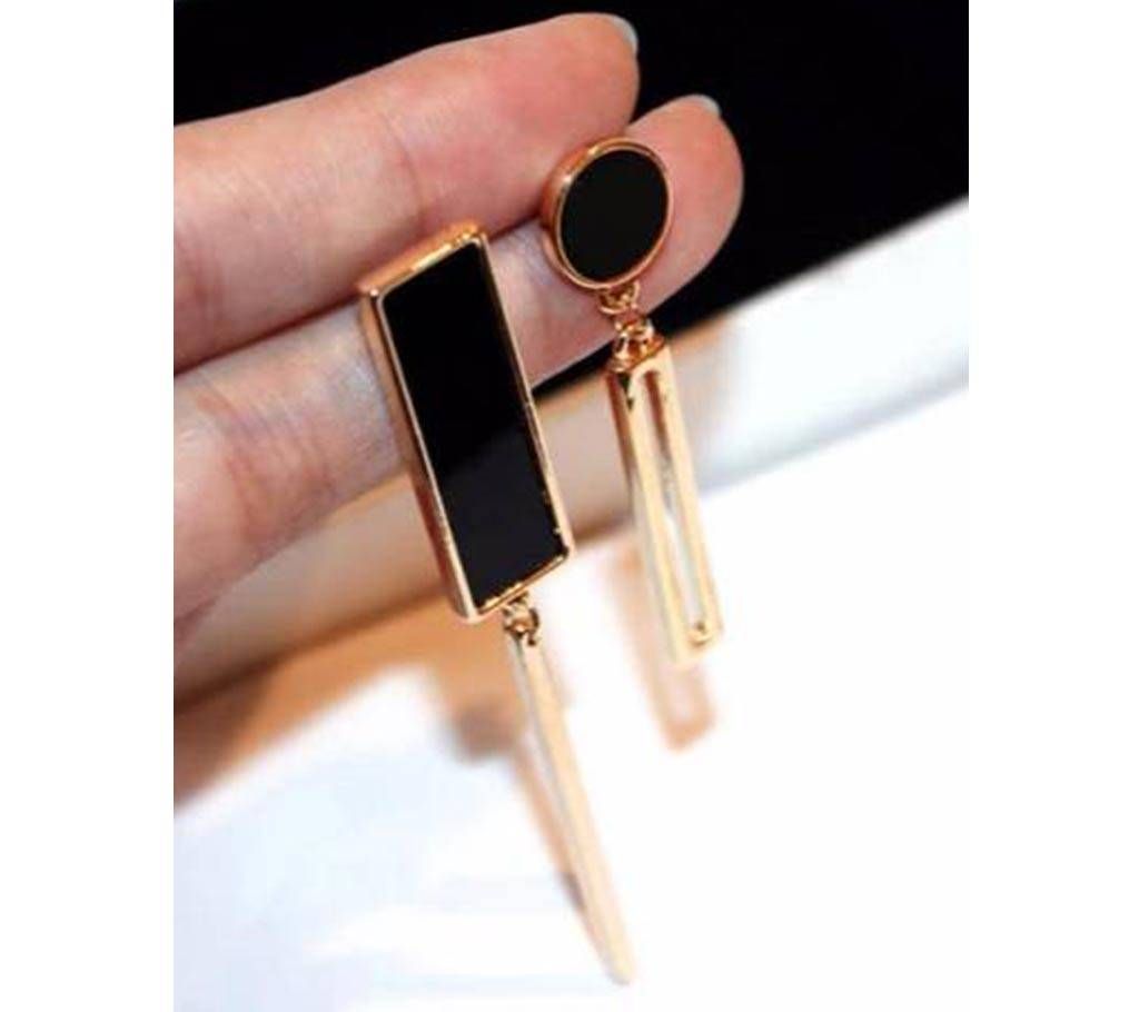 Geometric round long strip asymmetrical Earrings