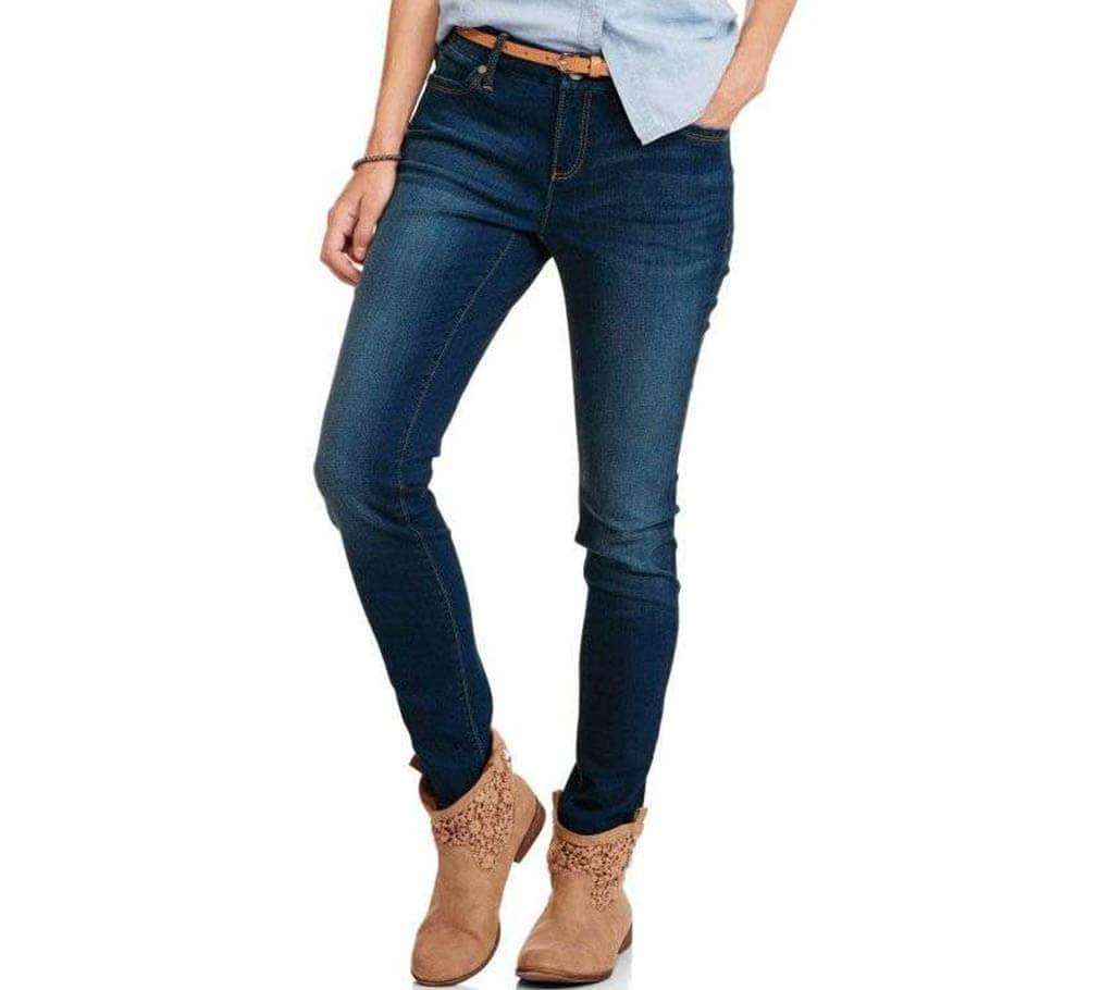 Women Fashion With Blue Jeans