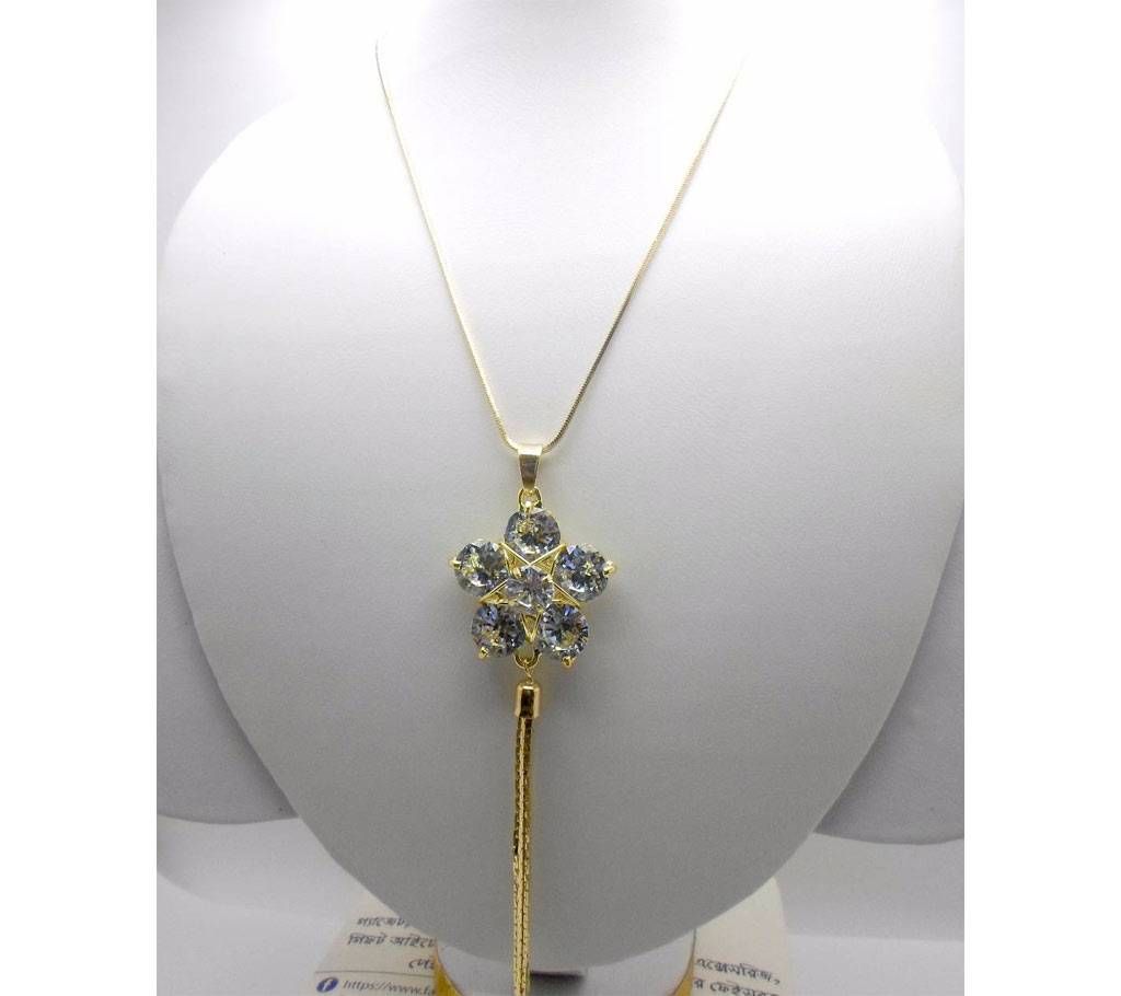Flower shaped stone setting pendant
