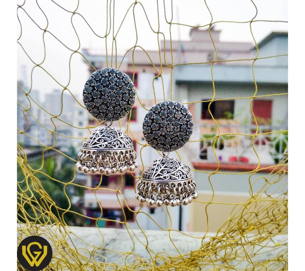 Round shaped stone bell earring