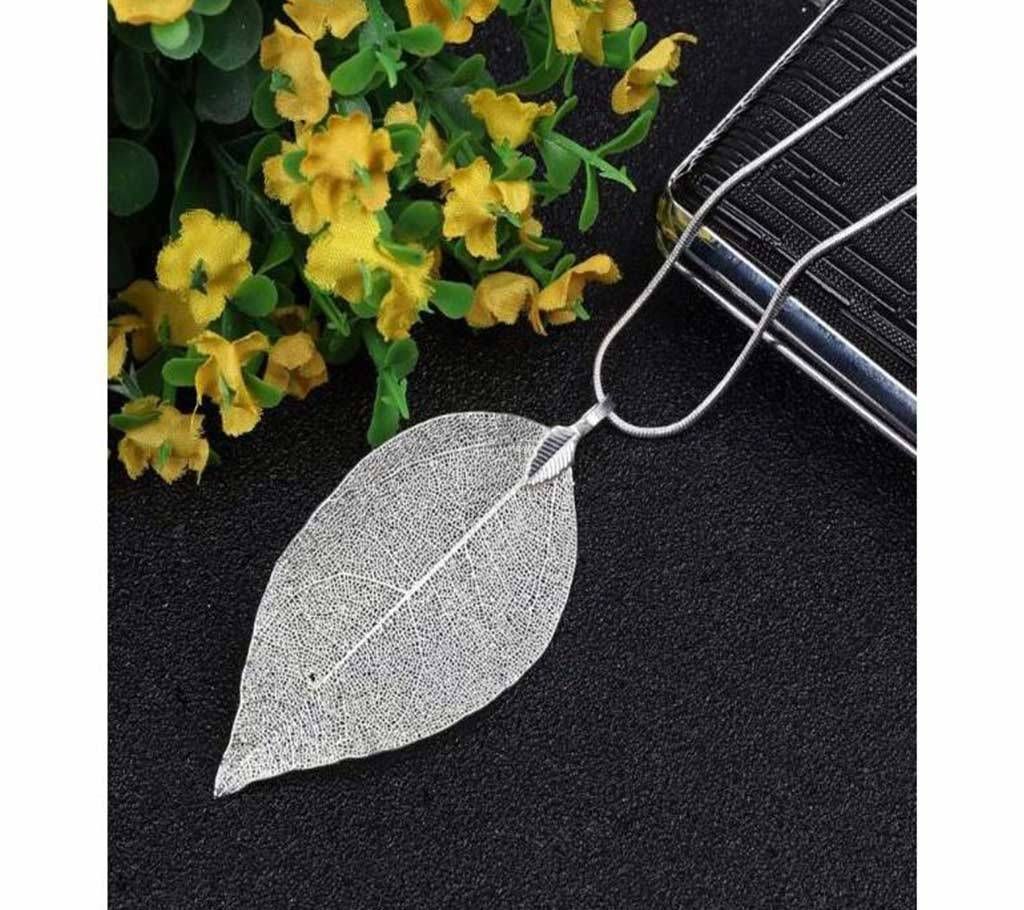 Leaf Long Chain Pendant Necklace