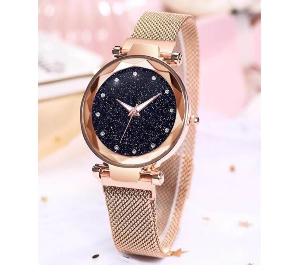 Magnet Chain Ladies Wrist Watch - Golden & Black