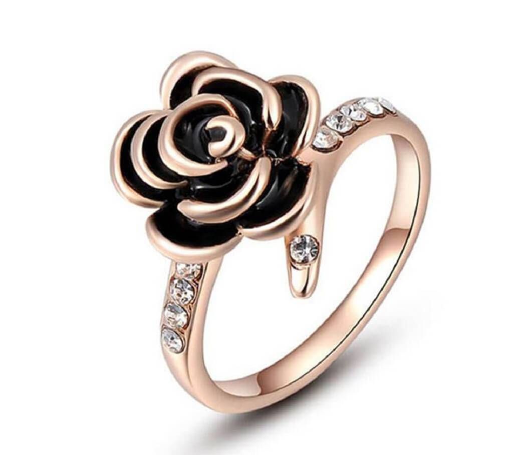 Black rose shaped finger ring