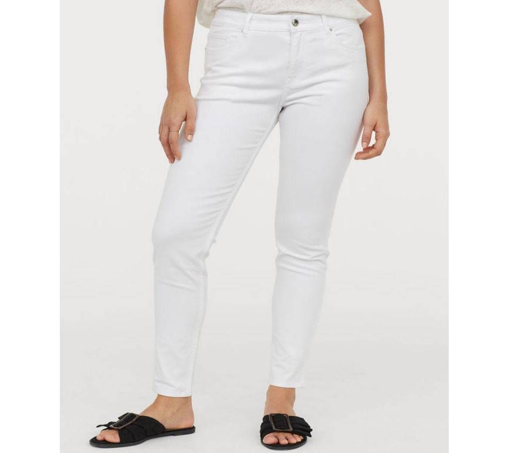 Ladies White Colored Skinny Pant