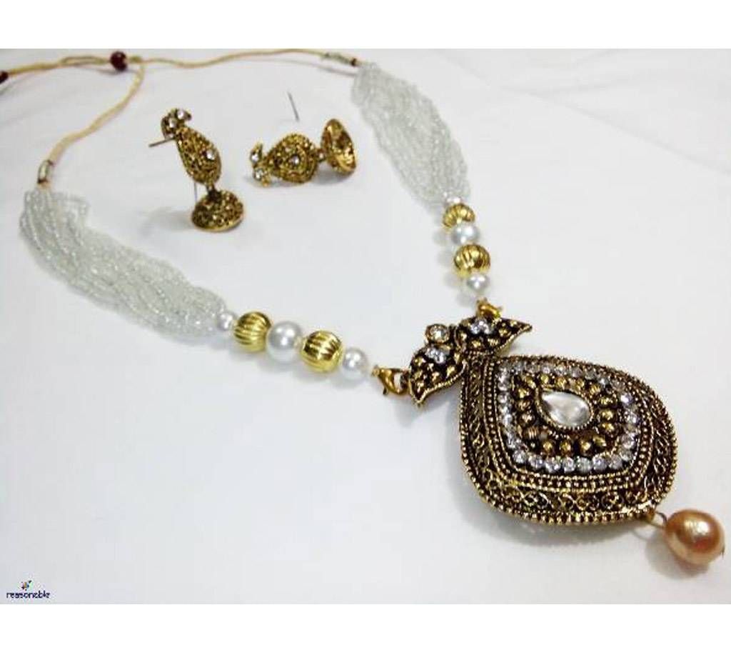 Elegant Necklace Set