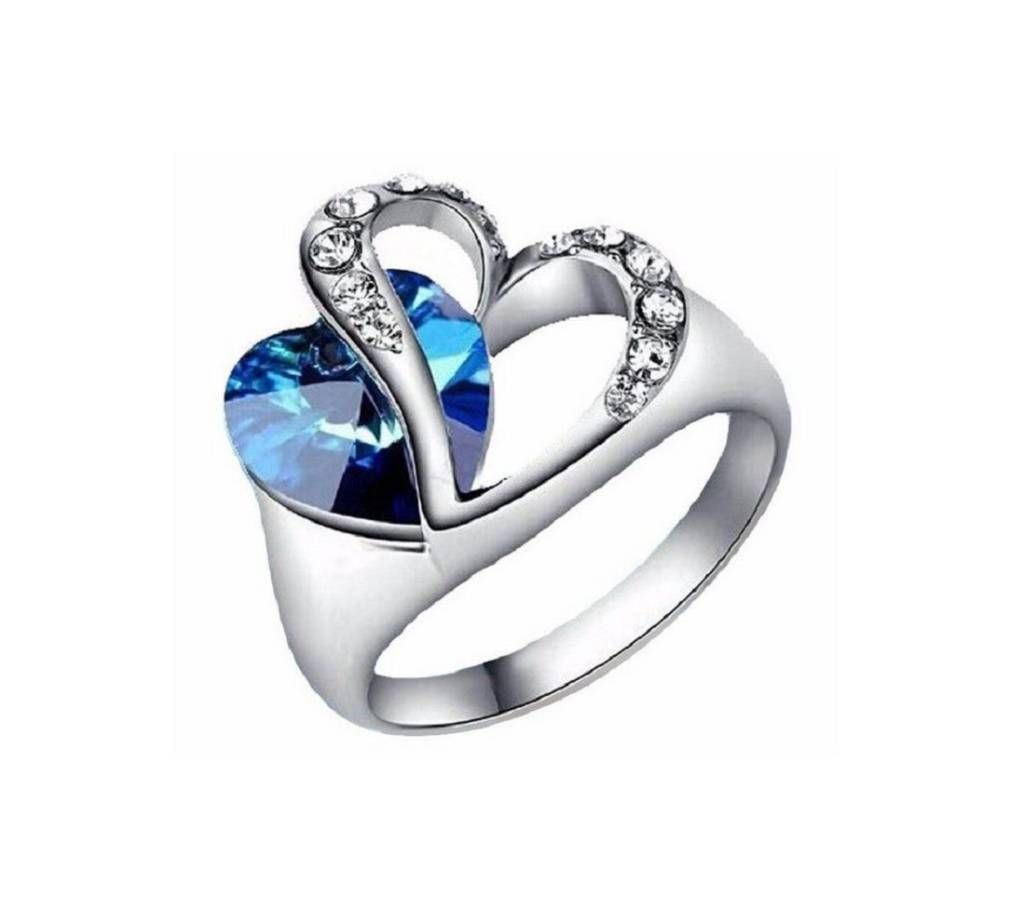 Blue and white stone heart shaped finger ring