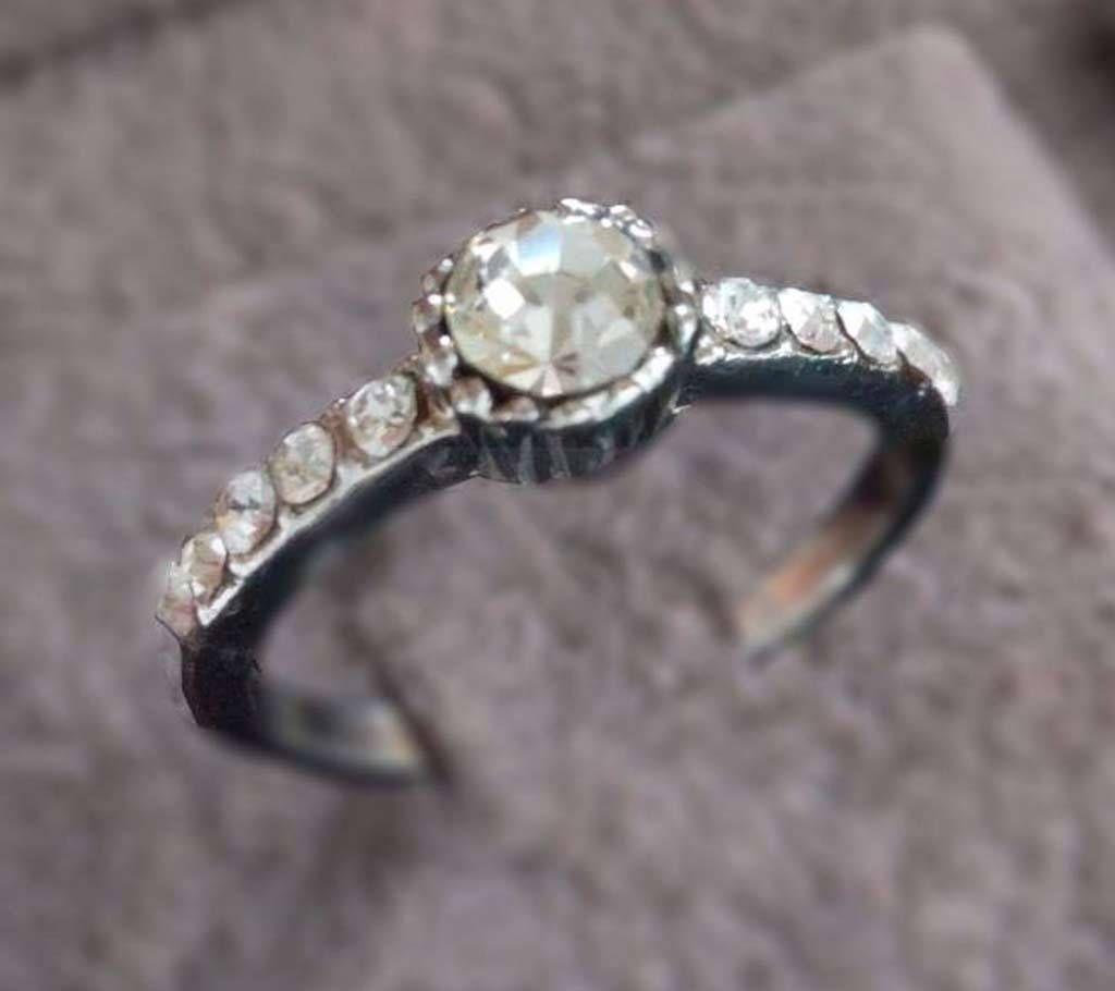 crystal setting ladies finger ring