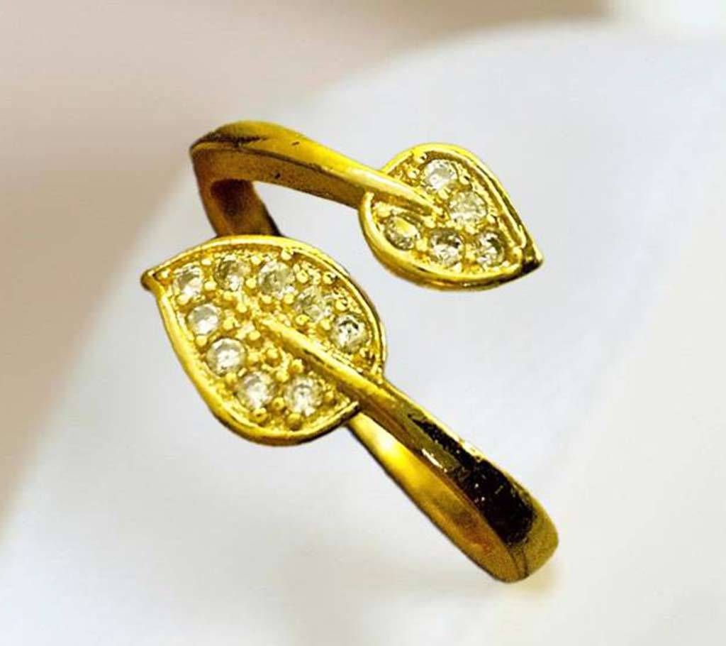 Leaves shaped ladies finger ring