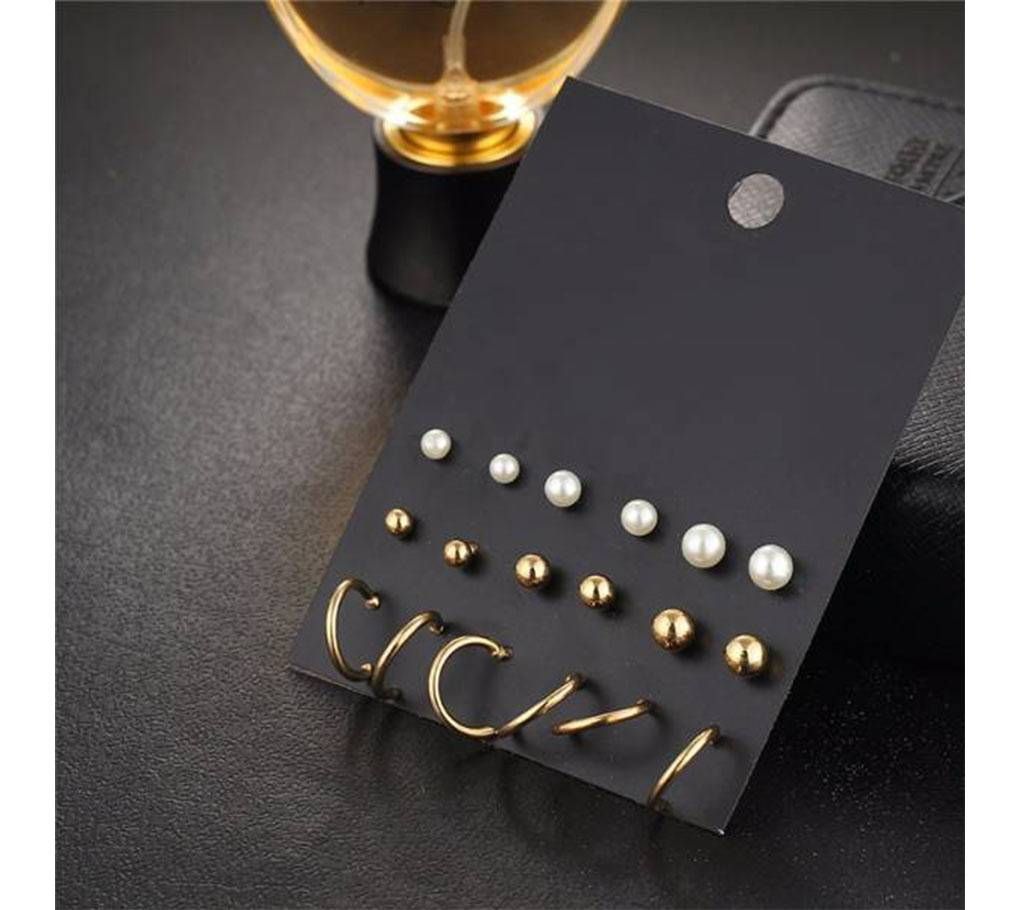 Nine Pair Ear ring.