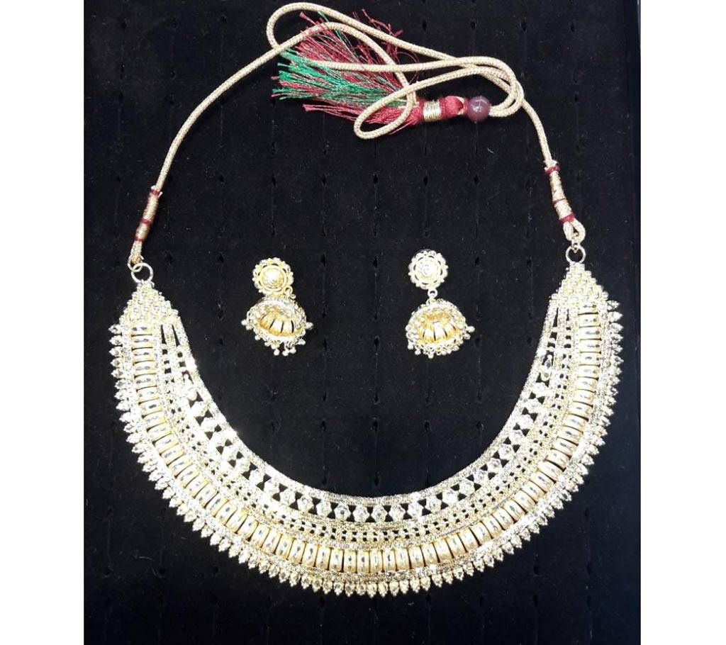 Gold plate neck is chic.
