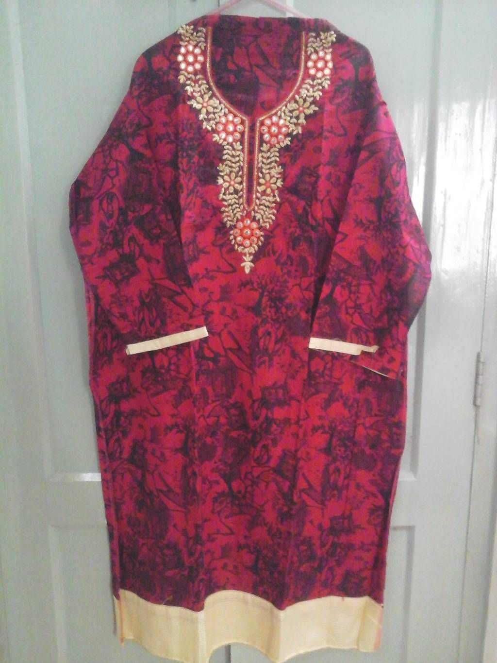 un stitched cotton dress with karchupu work 