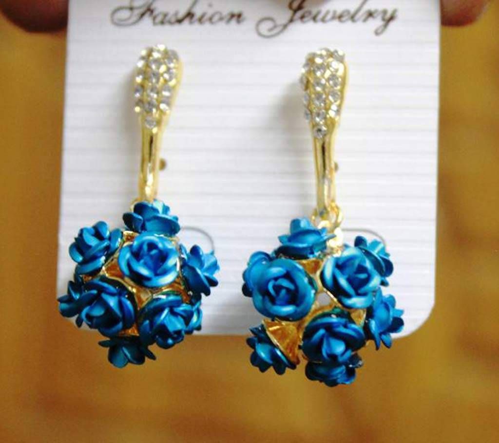 Rose shaped ear ring