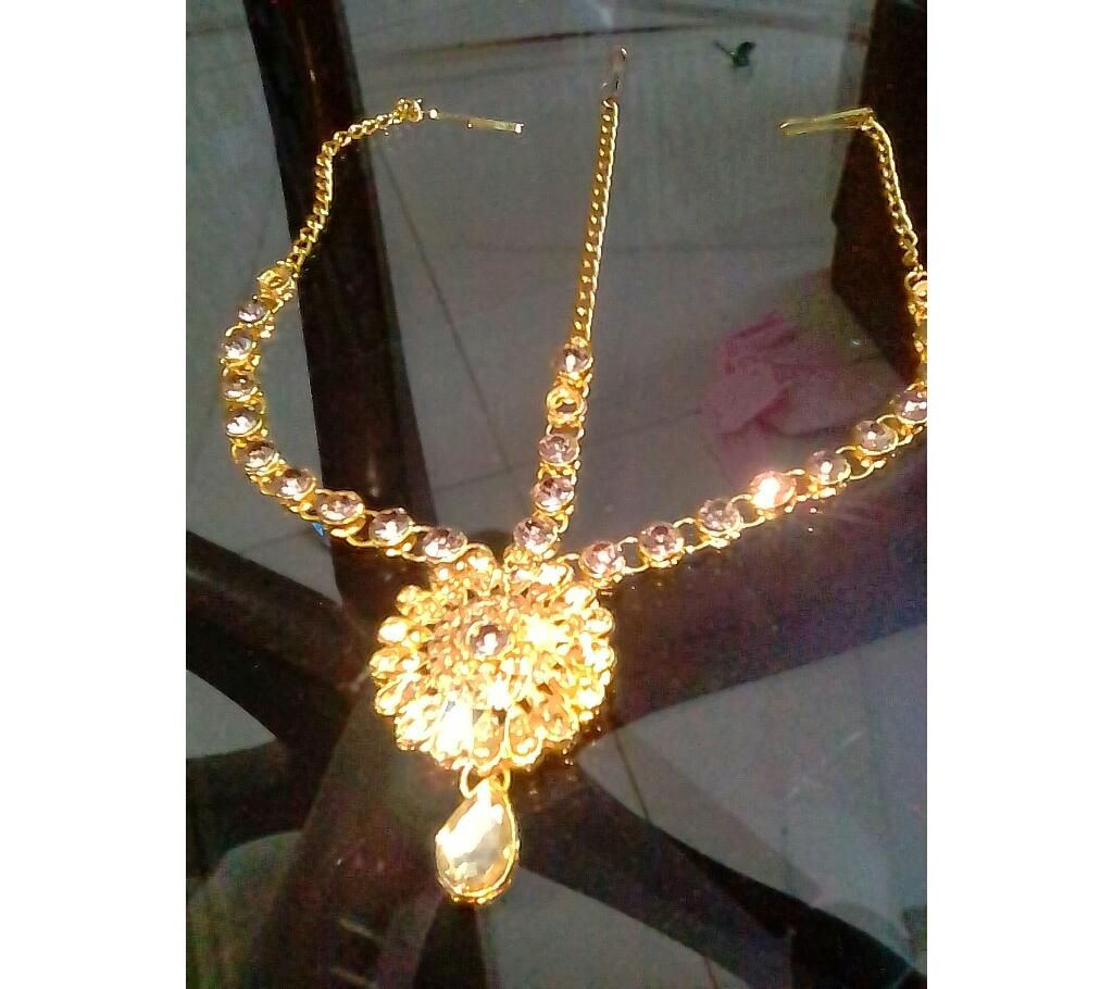 Gold Colour Tikli