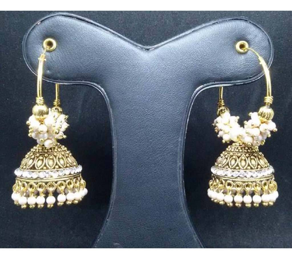 Alloy bead setting earring 