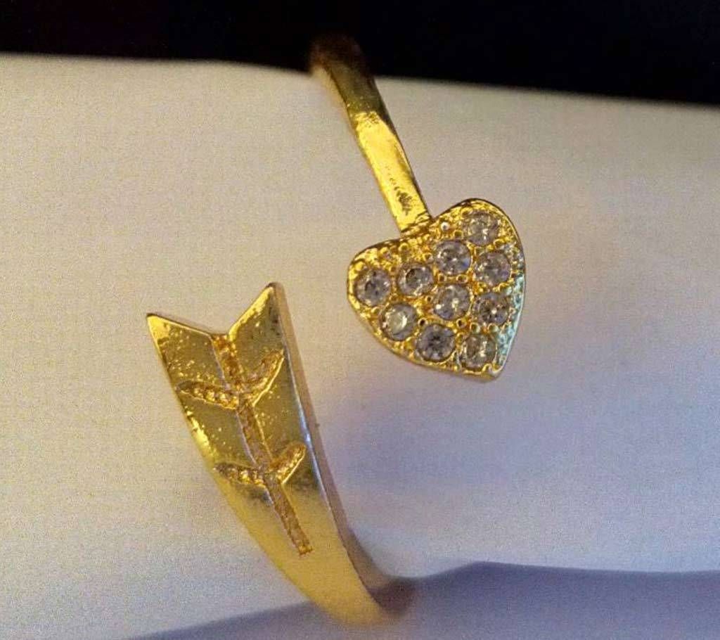heart shaped ladies finger ring
