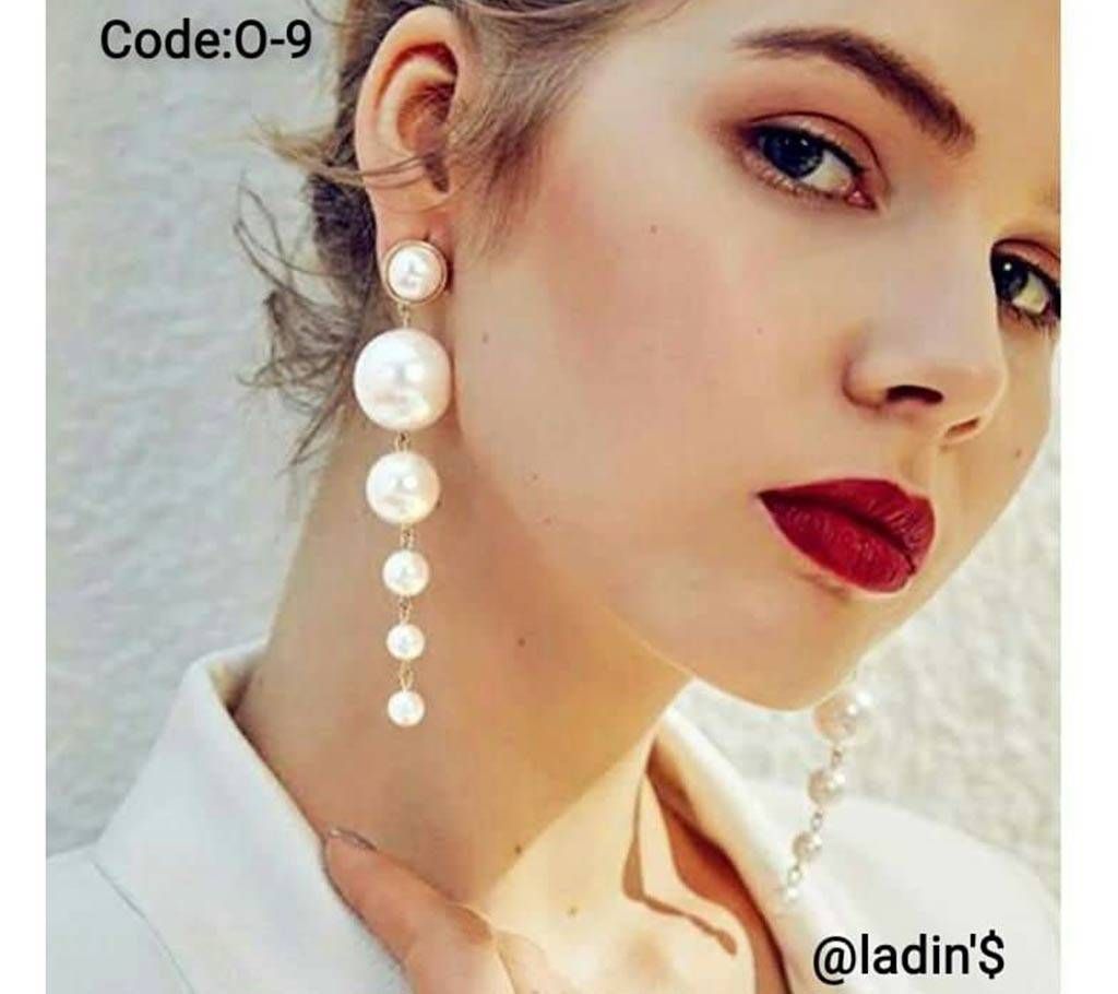 Pearl earring