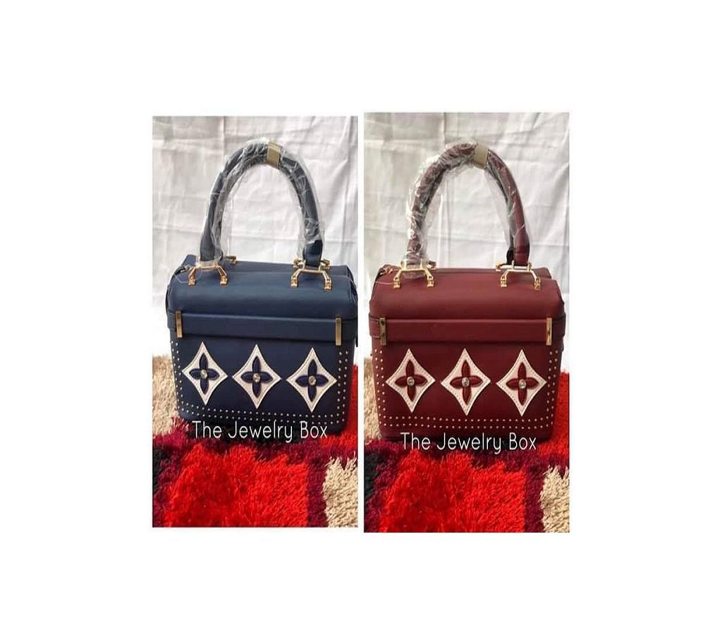 COACH Ladies Hand Bag Pure Leather.............