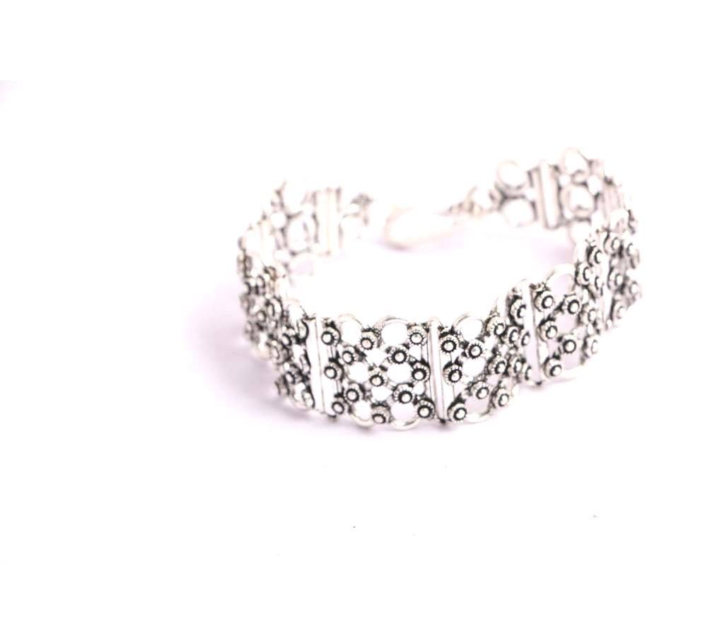 metal chain bracelet 