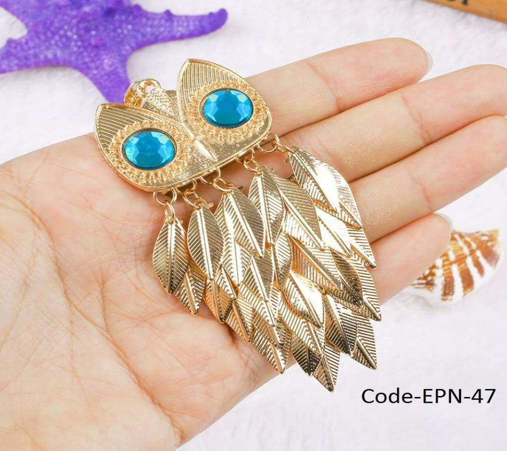 Crystal Retro Owl Carved Pendant