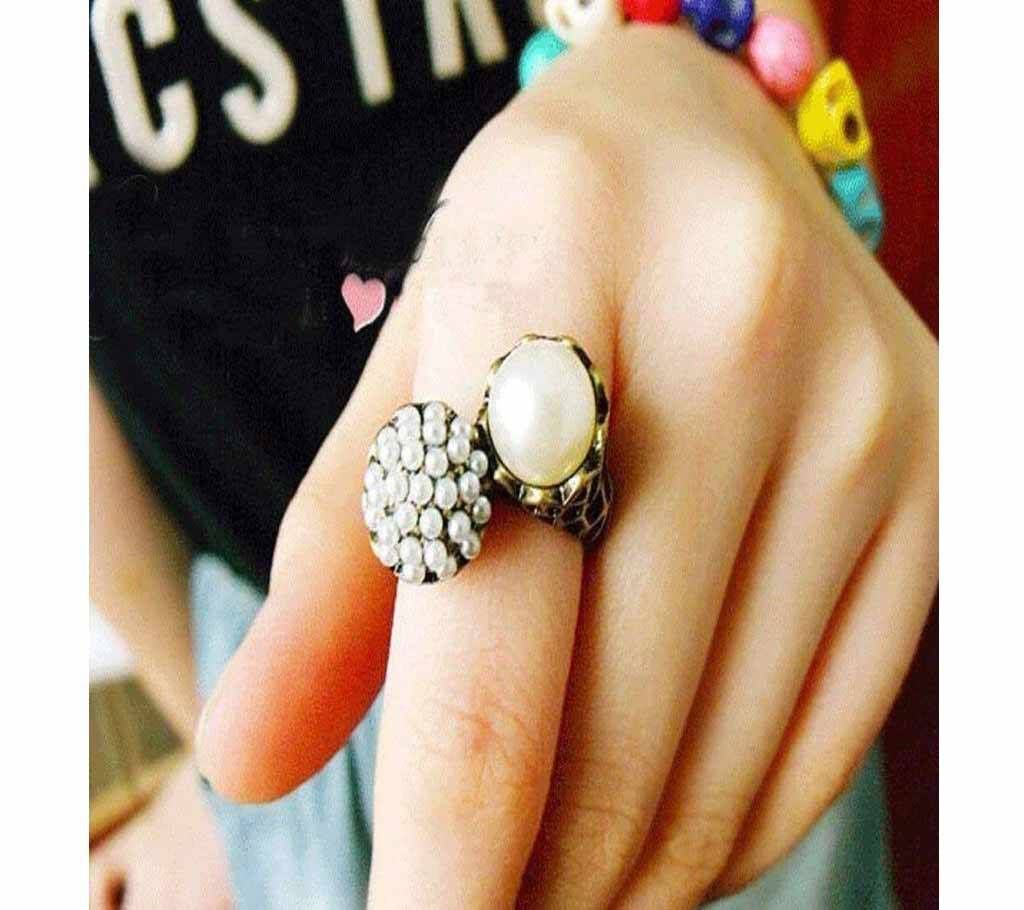 Double stone finger ring