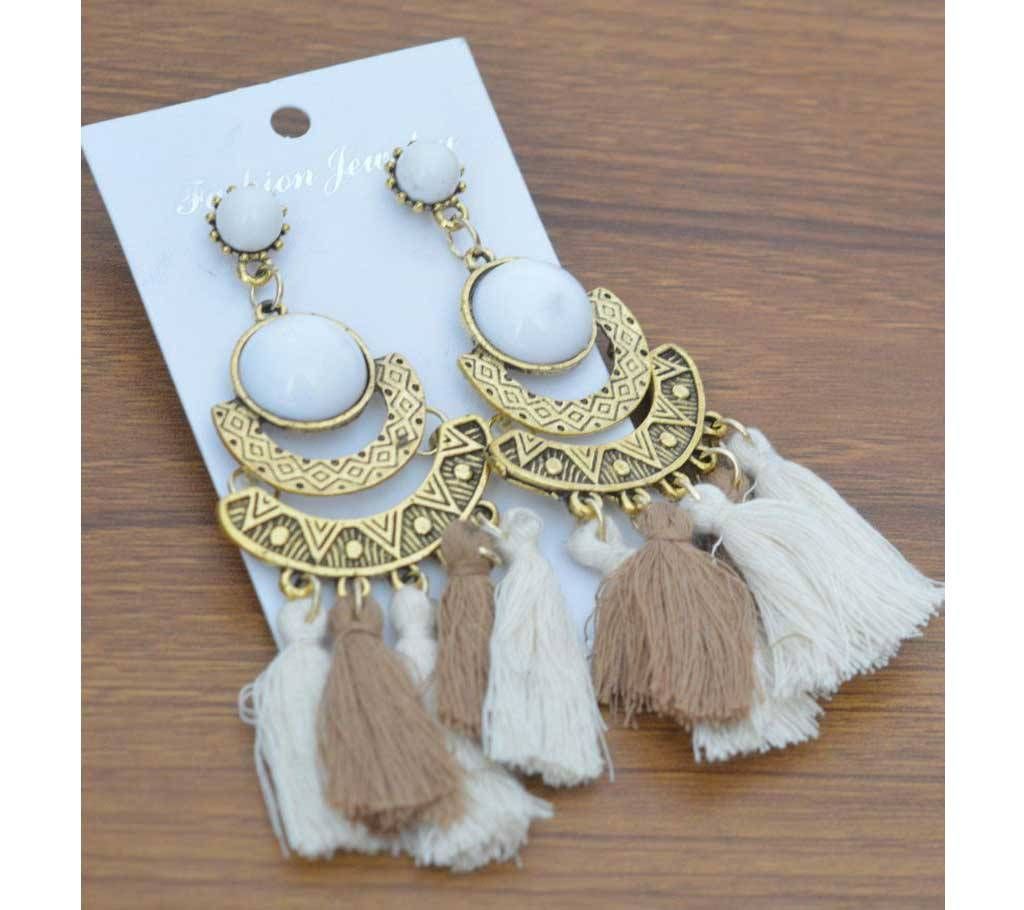 Stone Setting White Earrings   