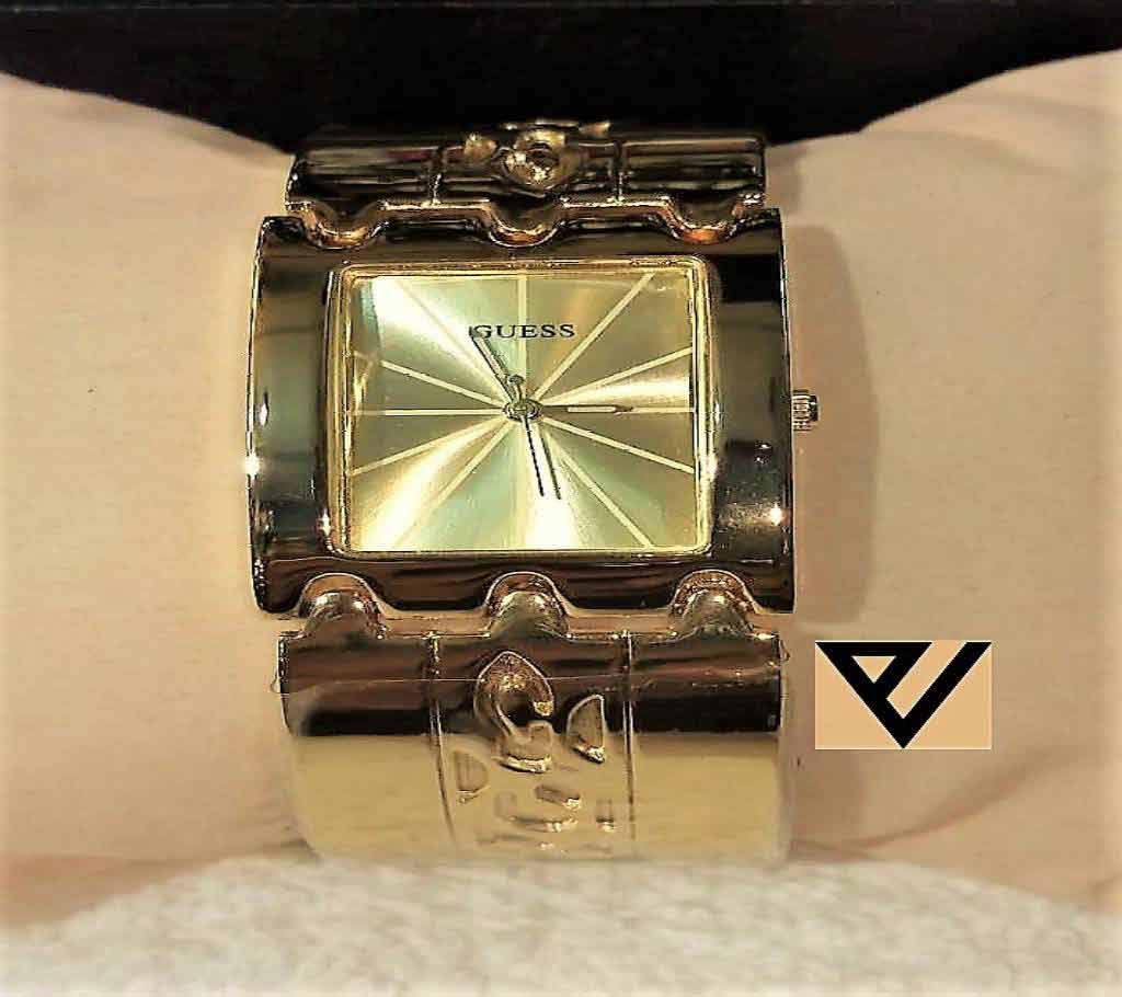 Guess Ladies Golden Chain Watch (Copy)