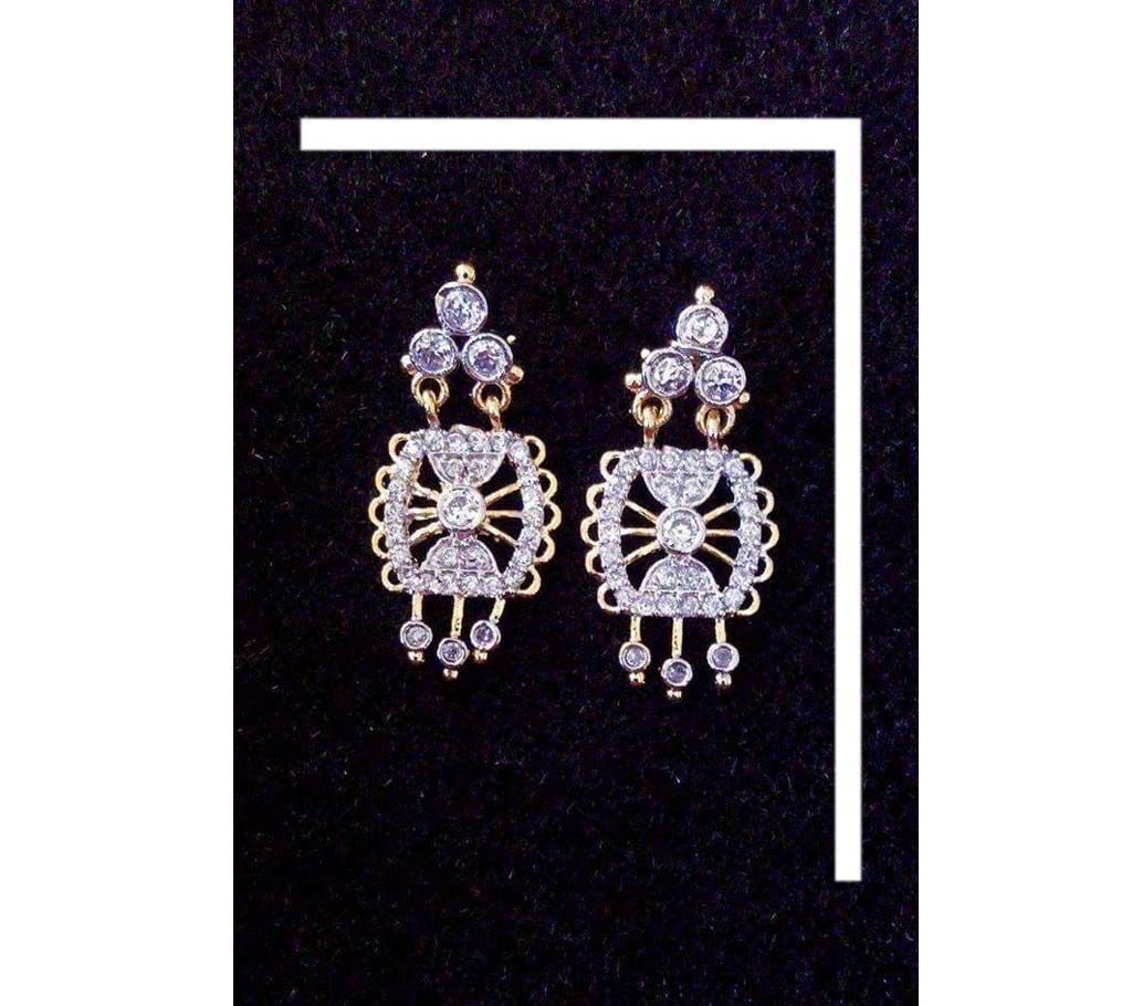 Diamond Cut Stone Setting Earrings 