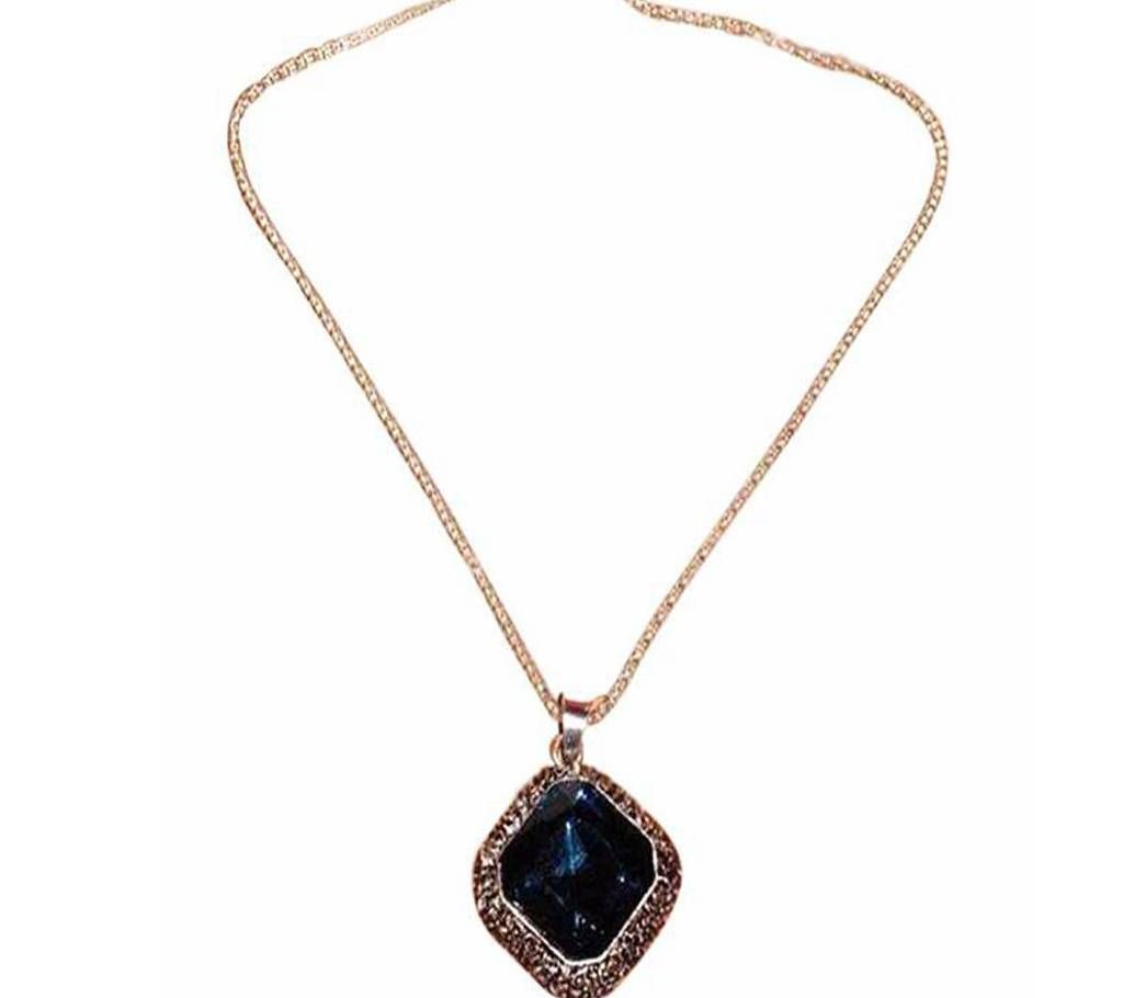 Black Stone Queen Pendant