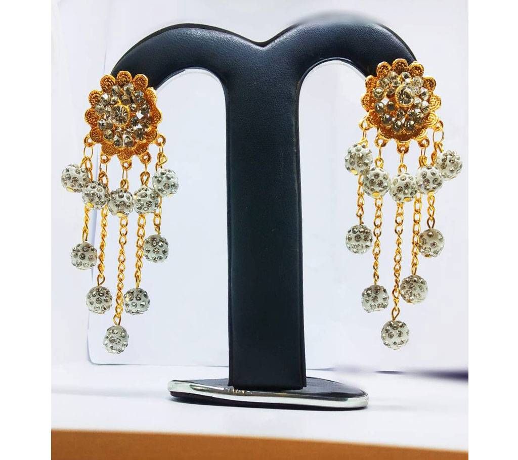 Styling Stone Setting Ear Ring
