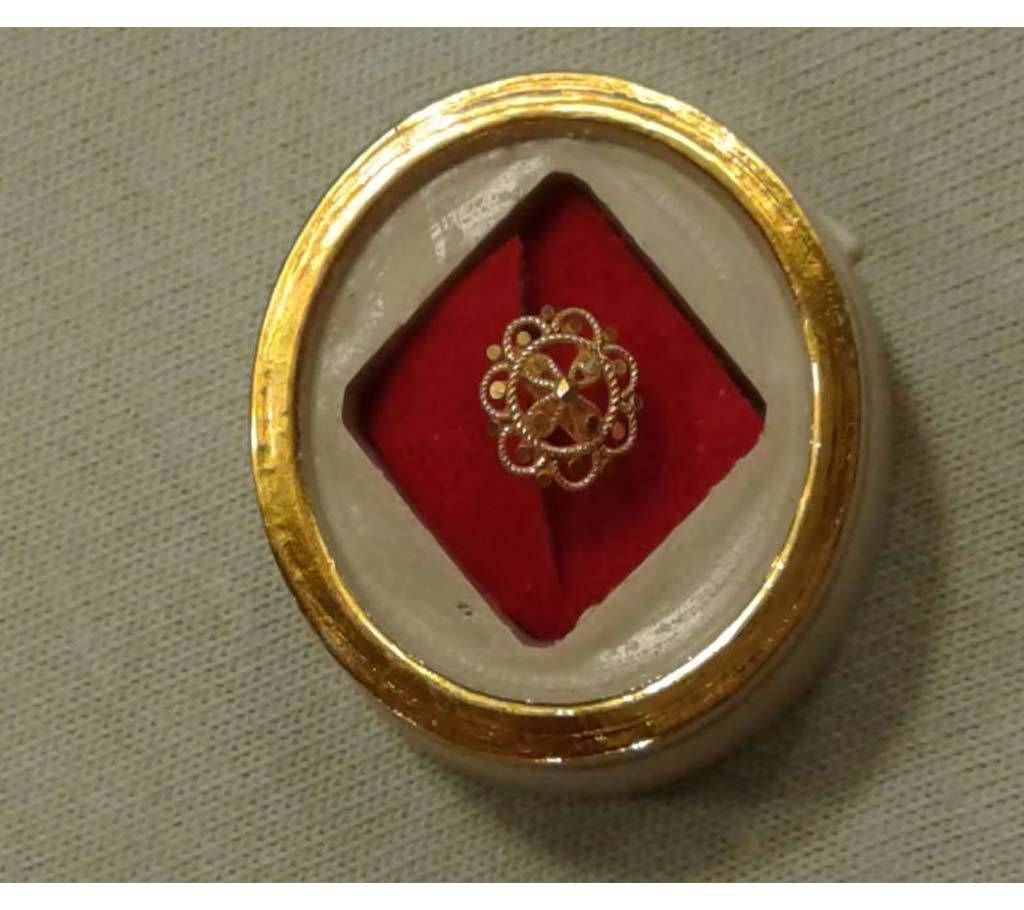 GOLD NOSE PIN