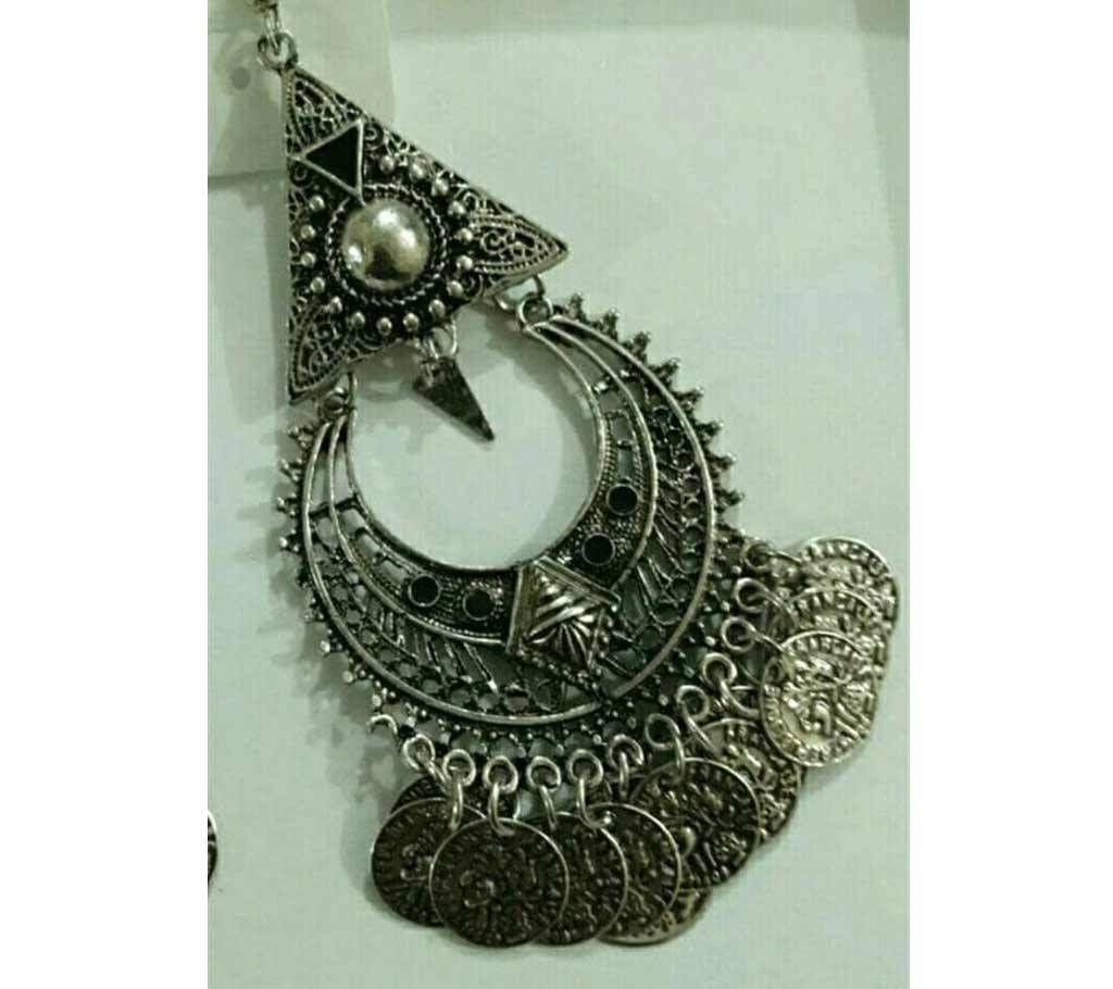 Antique design ear ring