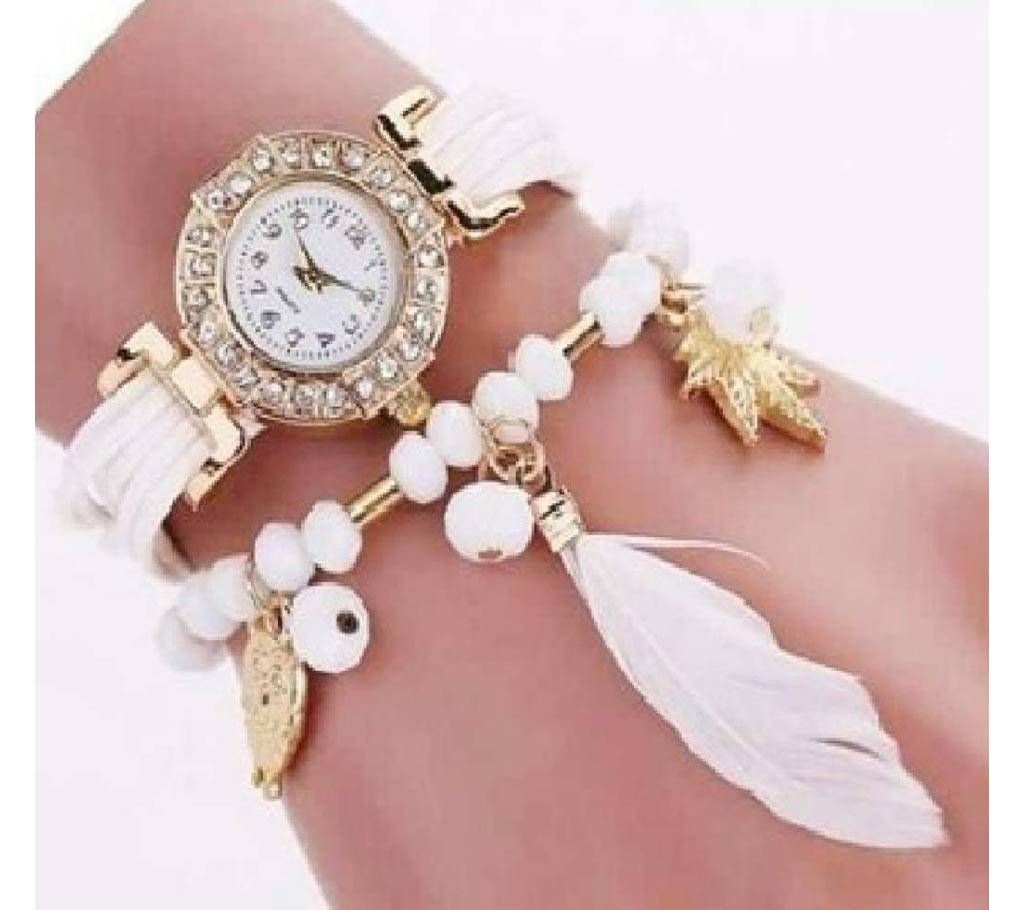 White Alloy PU Leather Wrist Watch for Women