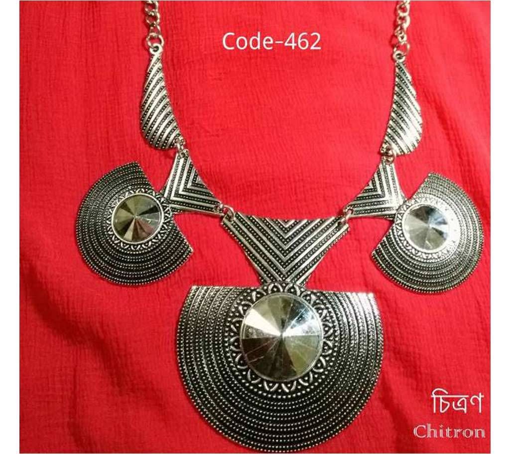 Antique metal Necklace
