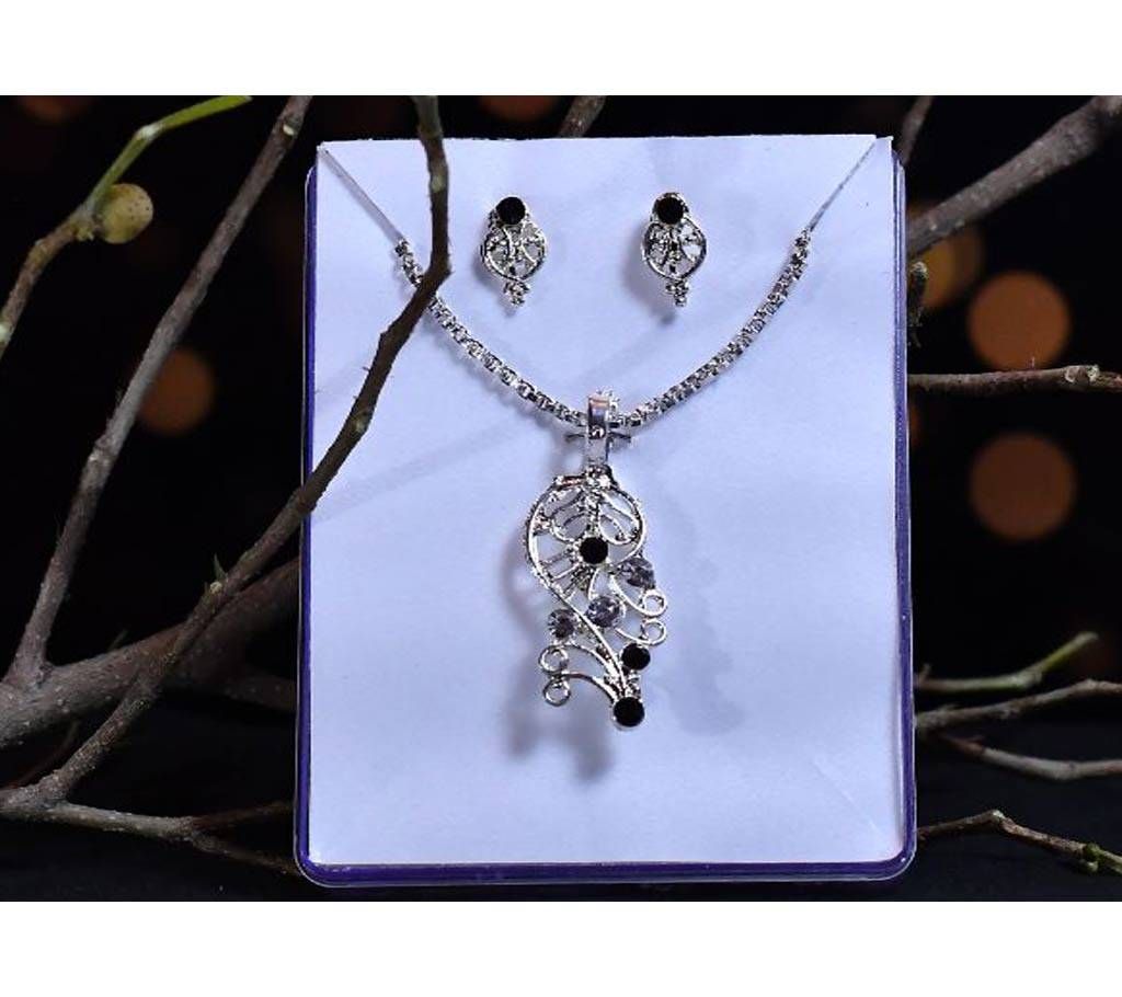 White Necklace For Women Indian
