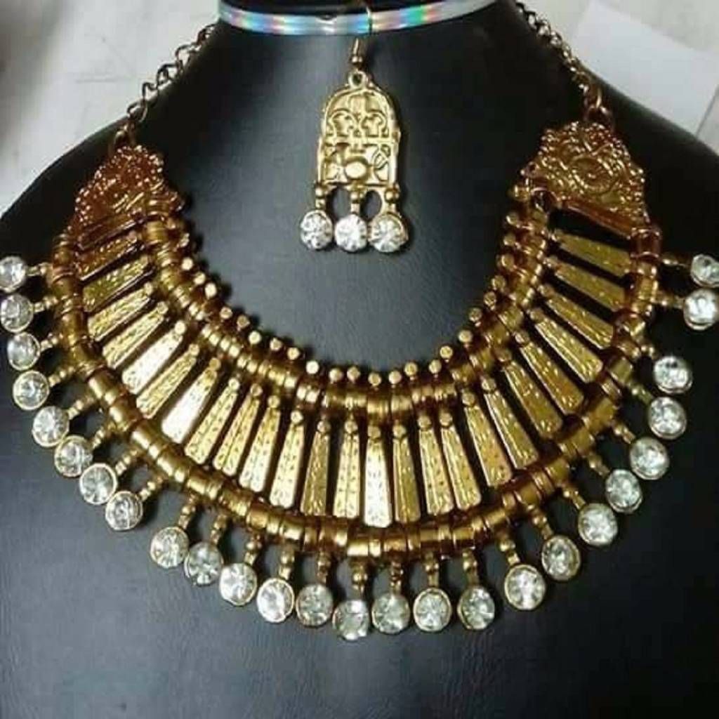 Ladies antique necklace set
