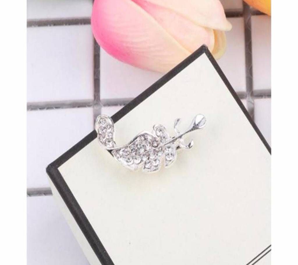 1PCS RhineStone Silver Leaves Brooch