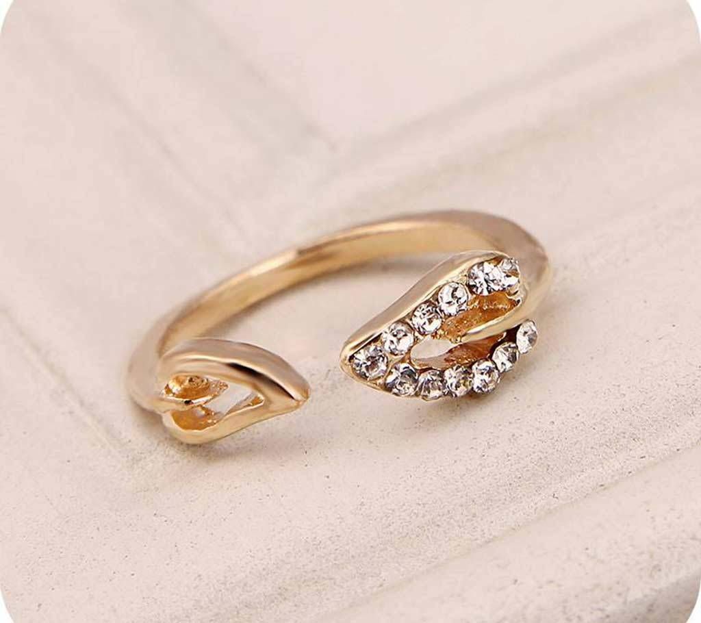 LEAF Shaped Gold Plated Finger Ring 