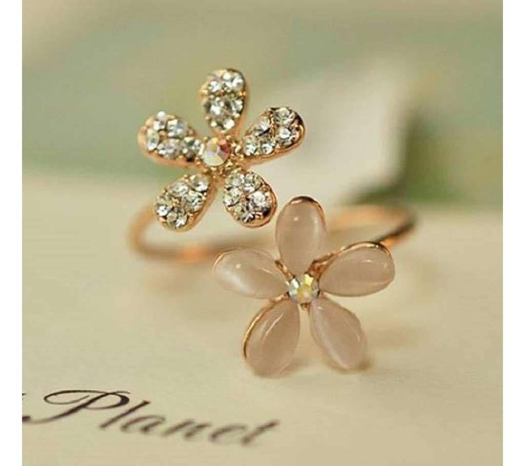 Adjustable Stone setting flower finger ring