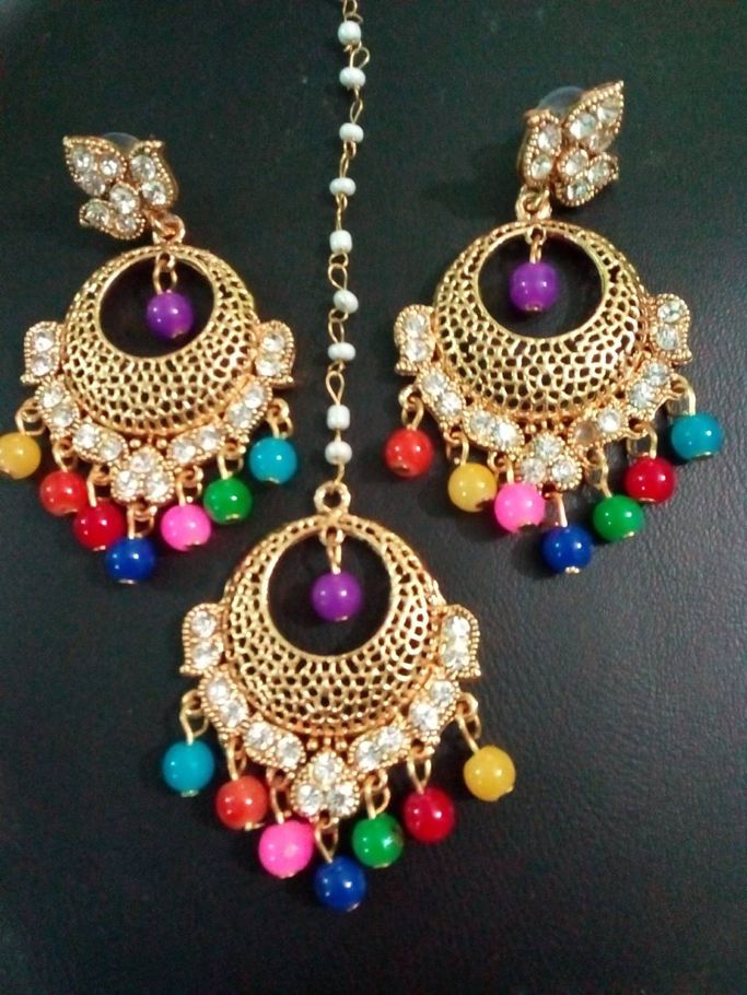 Ladies earrings with tikli 
