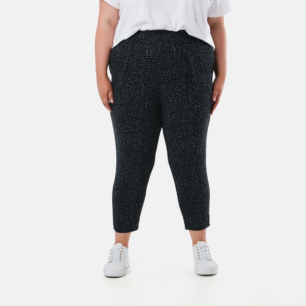 Curve Crop Knit Pants
